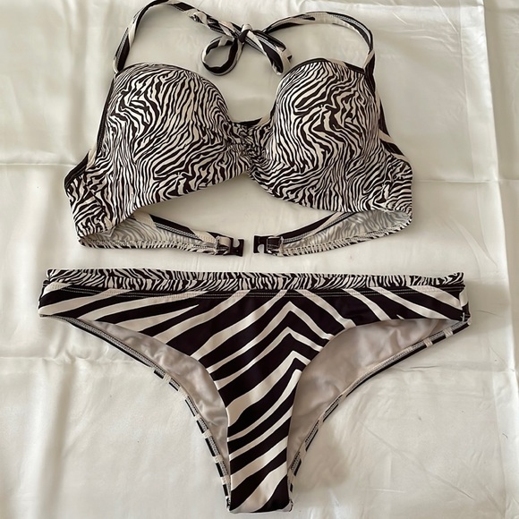 Touché Designer Two Piece Animal Print Bikini Size L - Picture 1 of 8